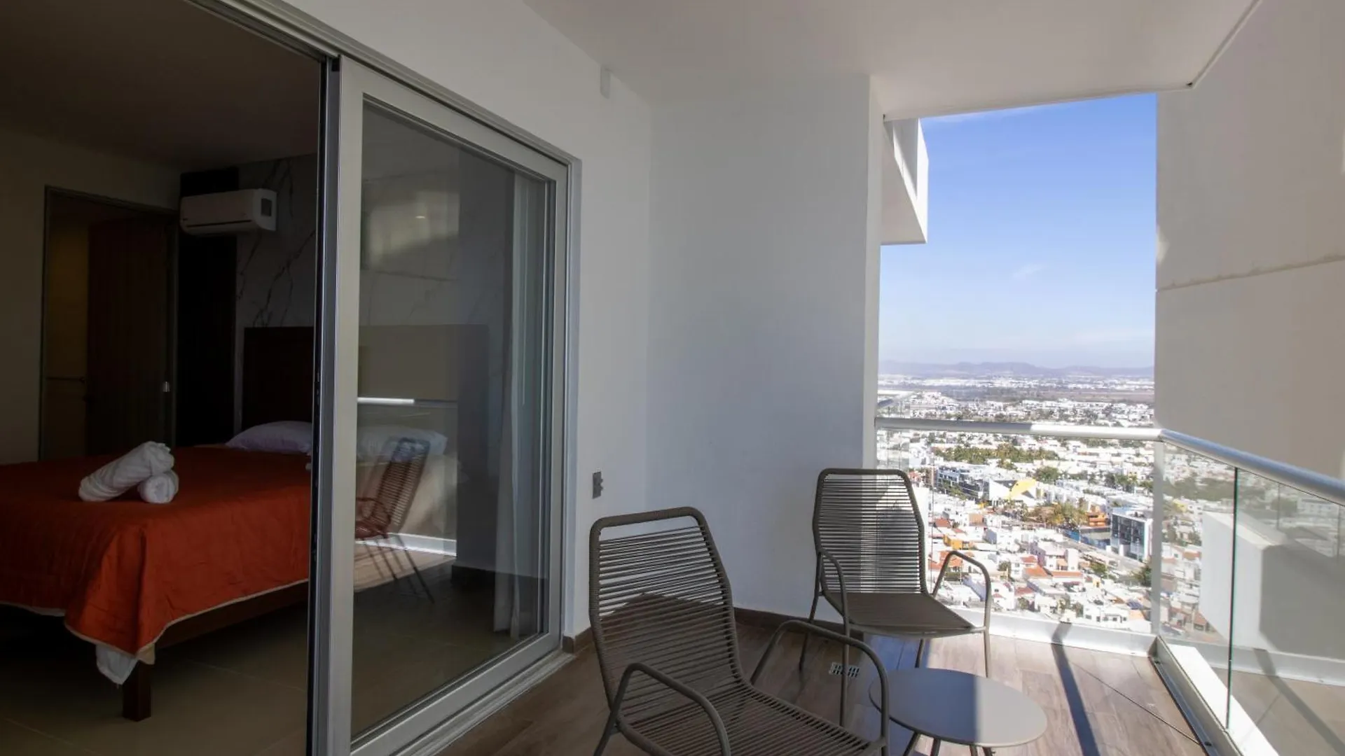 Elegante Con Vista Al Mar Y Balcon By G P S Rentas Apartment Mazatlan